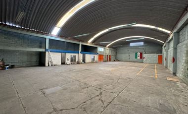 SE VENDE BODEGA INDUSTRIAL ATRAS DE VEANA ZAVALETA 600 M2
