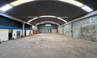 SE VENDE BODEGA INDUSTRIAL ATRAS DE VEANA ZAVALETA 600 M2