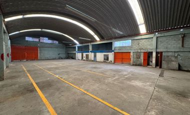 SE VENDE BODEGA INDUSTRIAL ATRAS DE VEANA ZAVALETA 600 M2