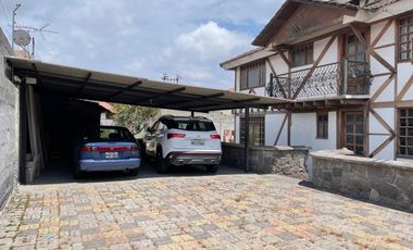 Venta de casa en la Mitad del Mundo.