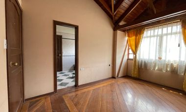 Venta de casa en la Mitad del Mundo.