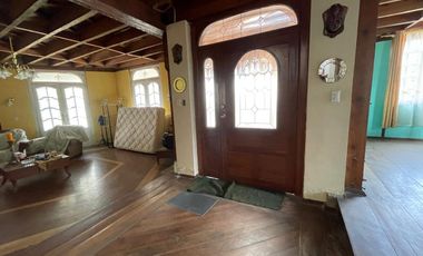 Venta de casa en la Mitad del Mundo.