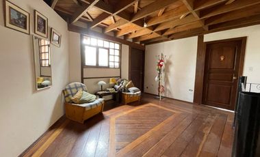 Venta de casa en la Mitad del Mundo.