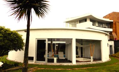 ESPECTACULAR!!!! Excelente Vista y Diseño!!!!! Con Piscina