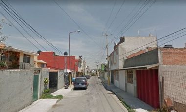 Casa Dúplex en venta Tomas Newcomb 235 PROPIEDAD ADJUDICADA
