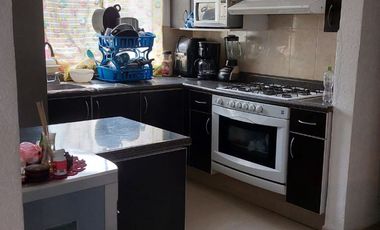 VENDO CASA AMPLIA DE 3 RECAMARAS, A 3 MIN DE LA LOPEZ PORTILLO