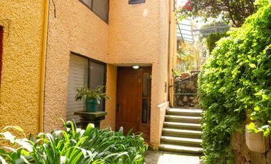 Casa en venta en Paseos del Bosque, dentro de fraccionamiento con jardín