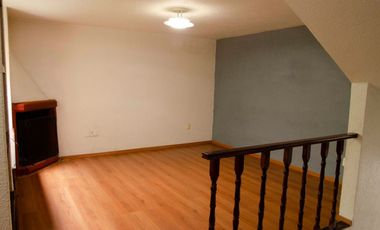 Casa en venta en Paseos del Bosque, dentro de fraccionamiento con jardín