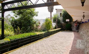 Casa en venta en Paseos del Bosque, dentro de fraccionamiento con jardín