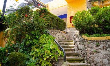 Casa en venta en Paseos del Bosque, dentro de fraccionamiento con jardín