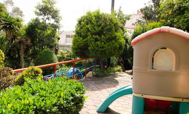 Casa en venta en Paseos del Bosque, dentro de fraccionamiento con jardín