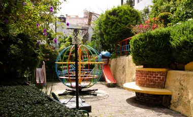 Casa en venta en Paseos del Bosque, dentro de fraccionamiento con jardín