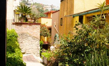 Casa en venta en Paseos del Bosque, dentro de fraccionamiento con jardín