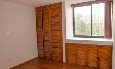 Casa en venta en Paseos del Bosque, dentro de fraccionamiento con jardín