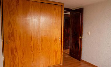 Casa en venta en Paseos del Bosque, dentro de fraccionamiento con jardín