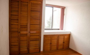 Casa en venta en Paseos del Bosque, dentro de fraccionamiento con jardín