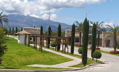 TERRENO DE VENTA EN URBANIZACION PRIVADA TABACUNDO ECUADOR