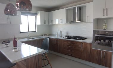 Casa en venta de 3 recamaras, excelentes espacios. A solo 45 min de la CDMX!