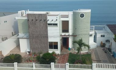 casa de venta frente al mar en manta zona sur