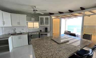 casa de venta frente al mar en manta zona sur