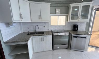casa de venta frente al mar en manta zona sur
