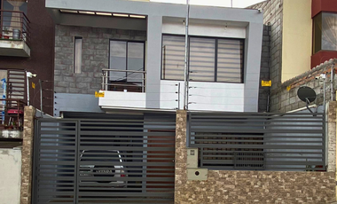 VENTA DE AMPLIA CASA EN RICAURTE