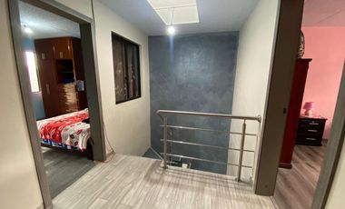 VENTA DE AMPLIA CASA EN RICAURTE