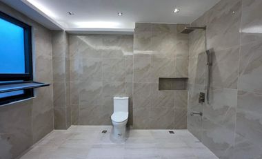 4 Bedrooms House and Lot with Staff Room in Highland Pointe Rizal WITH LAKE VIEW