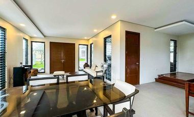 Modern Family Home with Private Pool in Amara Subdivision