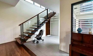 Modern Family Home with Private Pool in Amara Subdivision