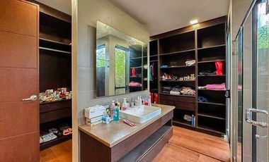 Modern Family Home with Private Pool in Amara Subdivision