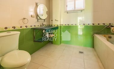 Picturesque Retreat Home with Grand Living Area and Pool in Consolacion