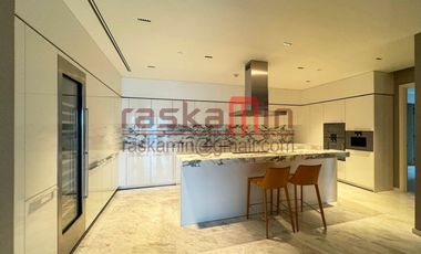 Ultra-Luxurious 4-Bedrooms, 4-Bathrooms Riverfront Residence at Four Seasons Private Residences Bangkok