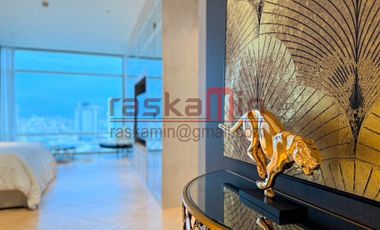 Ultra-Luxurious 4-Bedrooms, 4-Bathrooms Riverfront Residence at Four Seasons Private Residences Bangkok