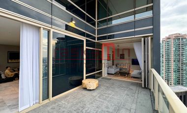 Ultra-Luxurious 4-Bedrooms, 4-Bathrooms Riverfront Residence at Four Seasons Private Residences Bangkok