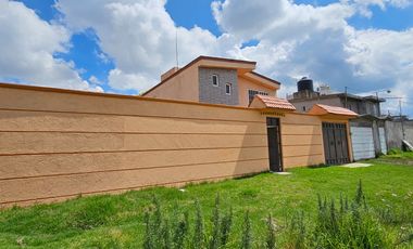¡Casa en Venta en Zinacantepec, Estado de México! A solo 5 minutos de Hacienda Barbabosa!