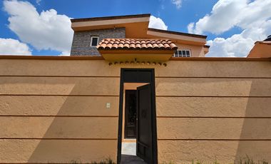 ¡Casa en Venta en Zinacantepec, Estado de México! A solo 5 minutos de Hacienda Barbabosa!