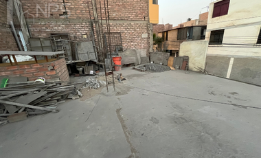 VENDO CASA EN ESQUINA EN LOS OLIVOS – OPORTUNIDAD ÚNICA