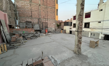 VENDO CASA EN ESQUINA EN LOS OLIVOS – OPORTUNIDAD ÚNICA