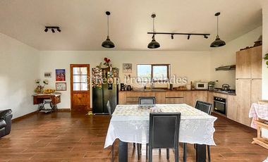 Leon Propiedades vende casa en condominio Los Bosques de Miraflores, Curacaví