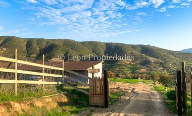 Leon Propiedades vende casa en condominio Los Bosques de Miraflores, Curacaví