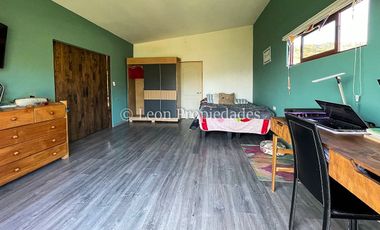 Leon Propiedades vende casa en condominio Los Bosques de Miraflores, Curacaví