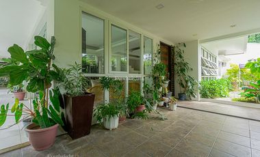 3BR House and Lot For Sale - Merville Park Parañaque