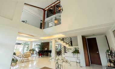 3BR House and Lot For Sale - Merville Park Parañaque
