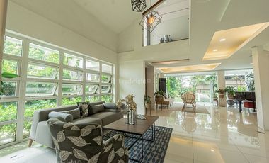 3BR House and Lot For Sale - Merville Park Parañaque