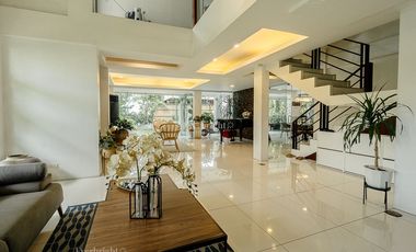 3BR House and Lot For Sale - Merville Park Parañaque