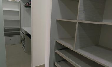 SE RENTA AMPLIA Y MODERNA CASA EN LA JULITA PEREIRA