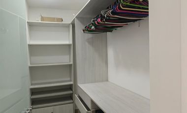 SE RENTA AMPLIA Y MODERNA CASA EN LA JULITA PEREIRA