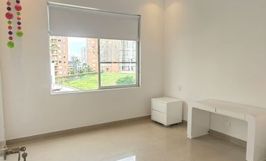 SE RENTA AMPLIA Y MODERNA CASA EN LA JULITA PEREIRA