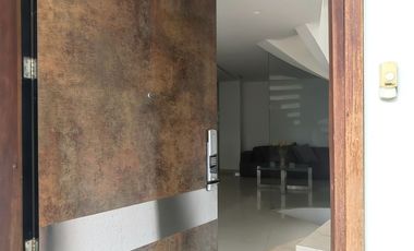 SE RENTA AMPLIA Y MODERNA CASA EN LA JULITA PEREIRA